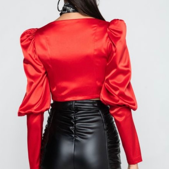 Red button top - Picture 2 of 6